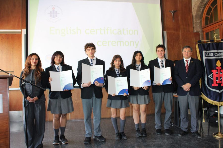 ESTUDIANTES DE NUESTRO INSTITUTO RECIBEN CERTIFICACIÓN EN INGLÉS